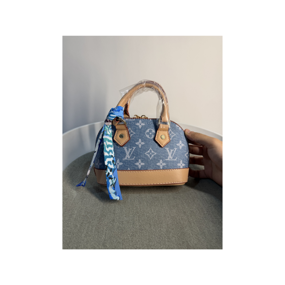 Lv Denim Tour