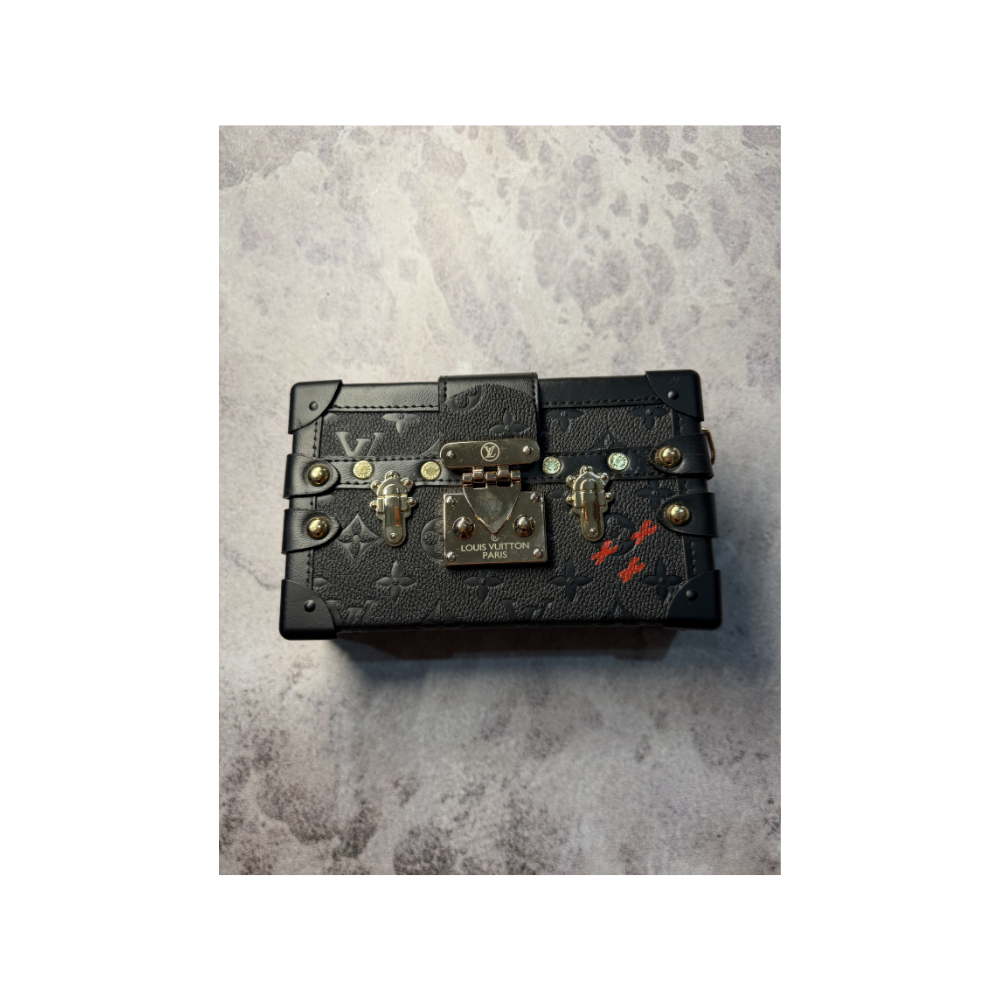 Lv Black Box
